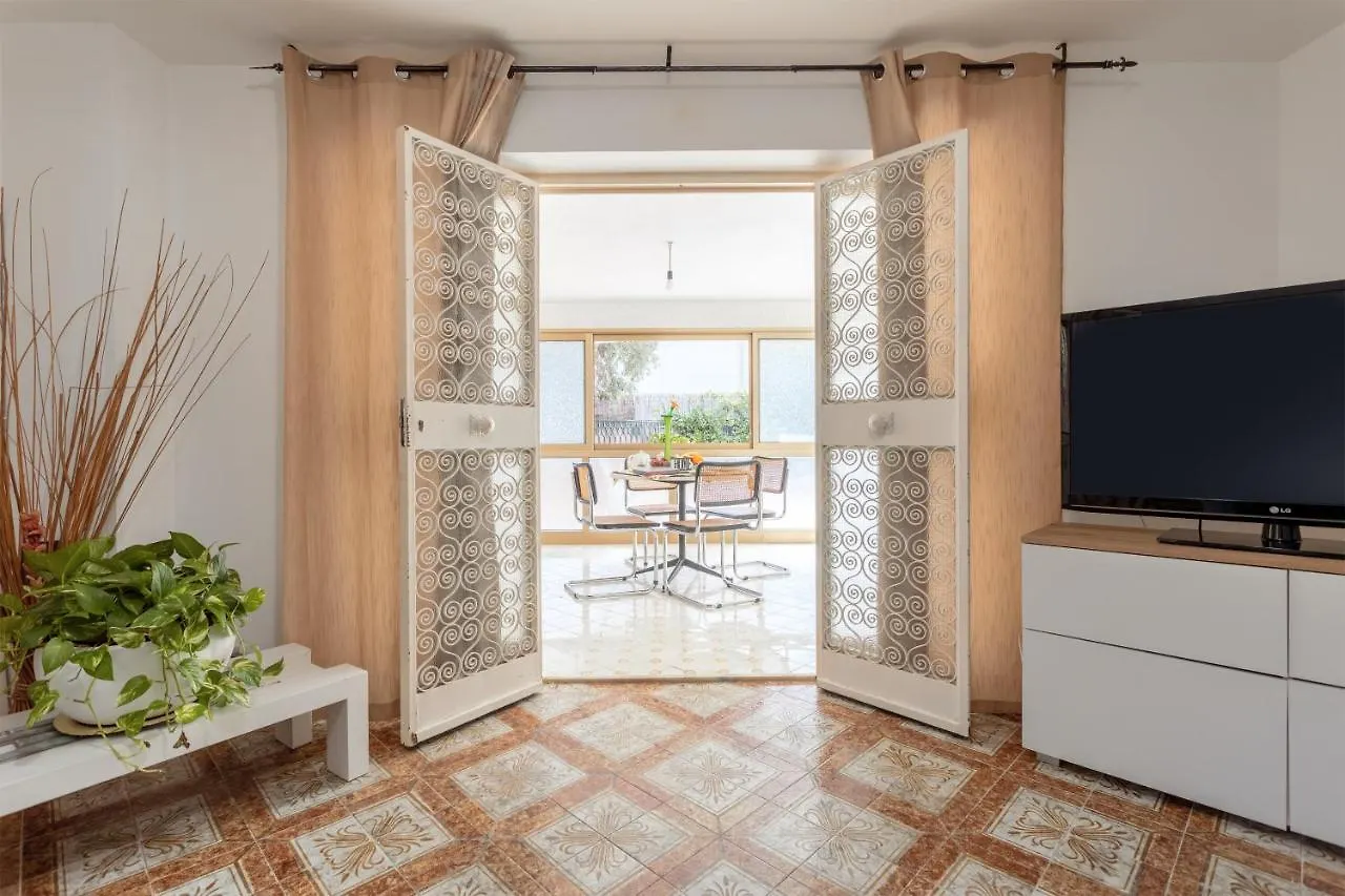 Casa In Villa A Mondello-700M Dal Mare contacts